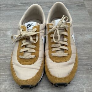 Nike Daybreak Sneaker